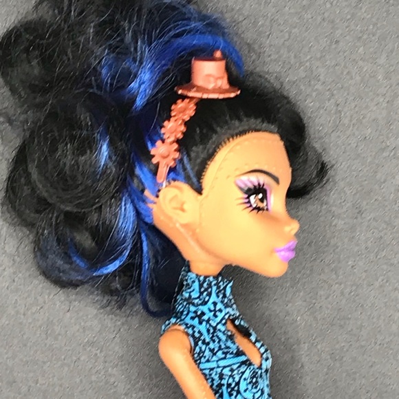 Monster High Robecca Steam Dance Class Doll - Picture 6 of 9